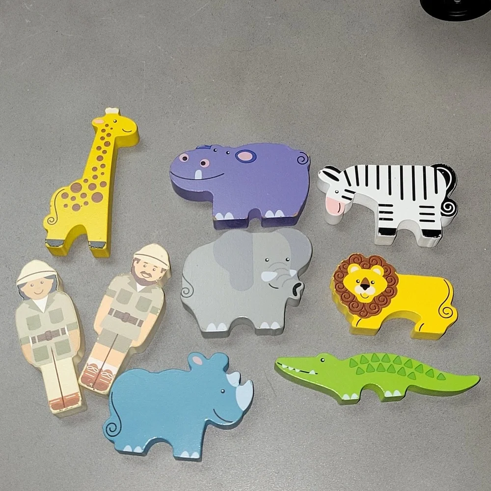Melissa & Doug Animal Rescue Shape -Sorting Truck